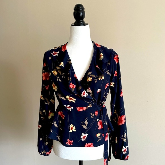 Beautiful Floral blouse - Picture 1 of 3